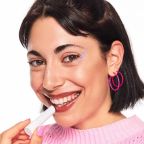 Balm Labial Essence Juicy Bomb Glossy Butter 05 Choco-lot To Handle – miniatura 3