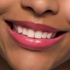 Balm Labial Essence Juicy Bomb Glossy Butter 03 Time To Pitaya – miniatura 3