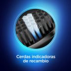 Pack de Escova de Dente Oral B Indicator Black Sensitive com Carvão 3 unidades – miniatura 4